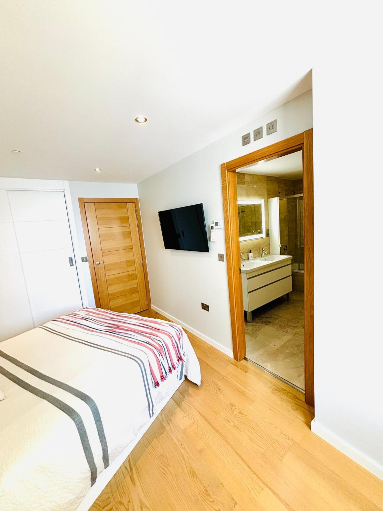 Ocean Village High Floor Luxury Modern Apartment Gibraltar Exteriör bild