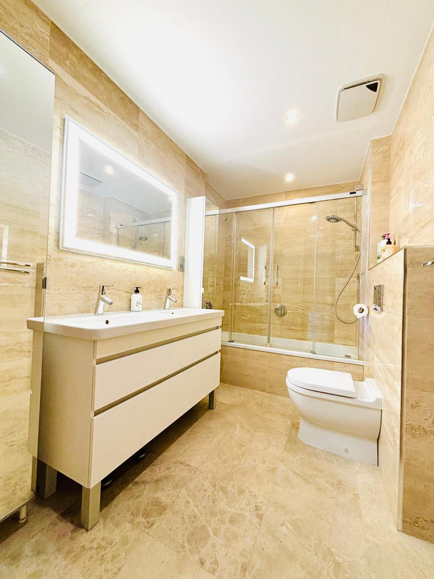 Ocean Village High Floor Luxury Modern Apartment Gibraltar Exteriör bild
